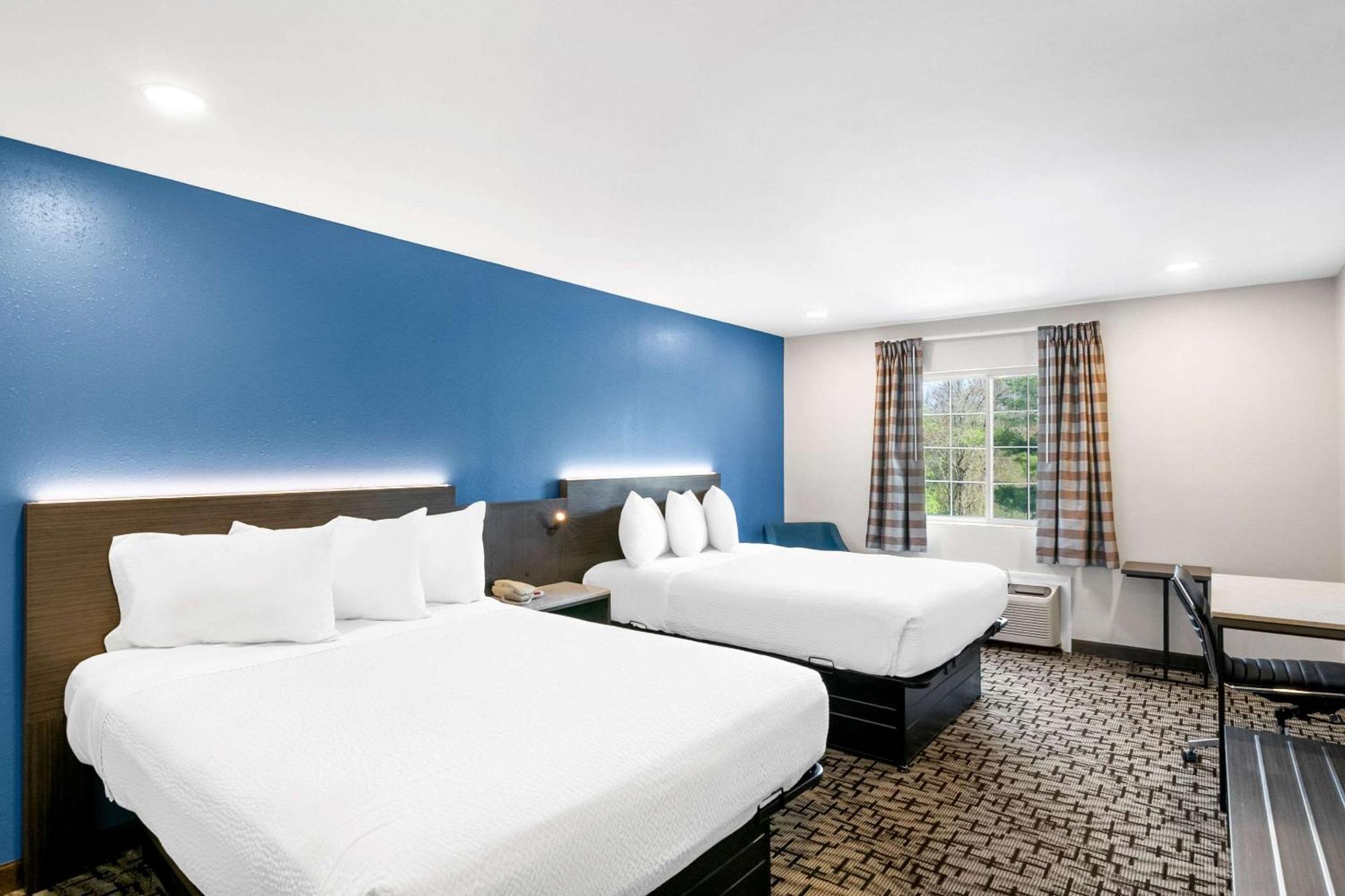 Econo Lodge Bethel - Danbury Bagian luar foto