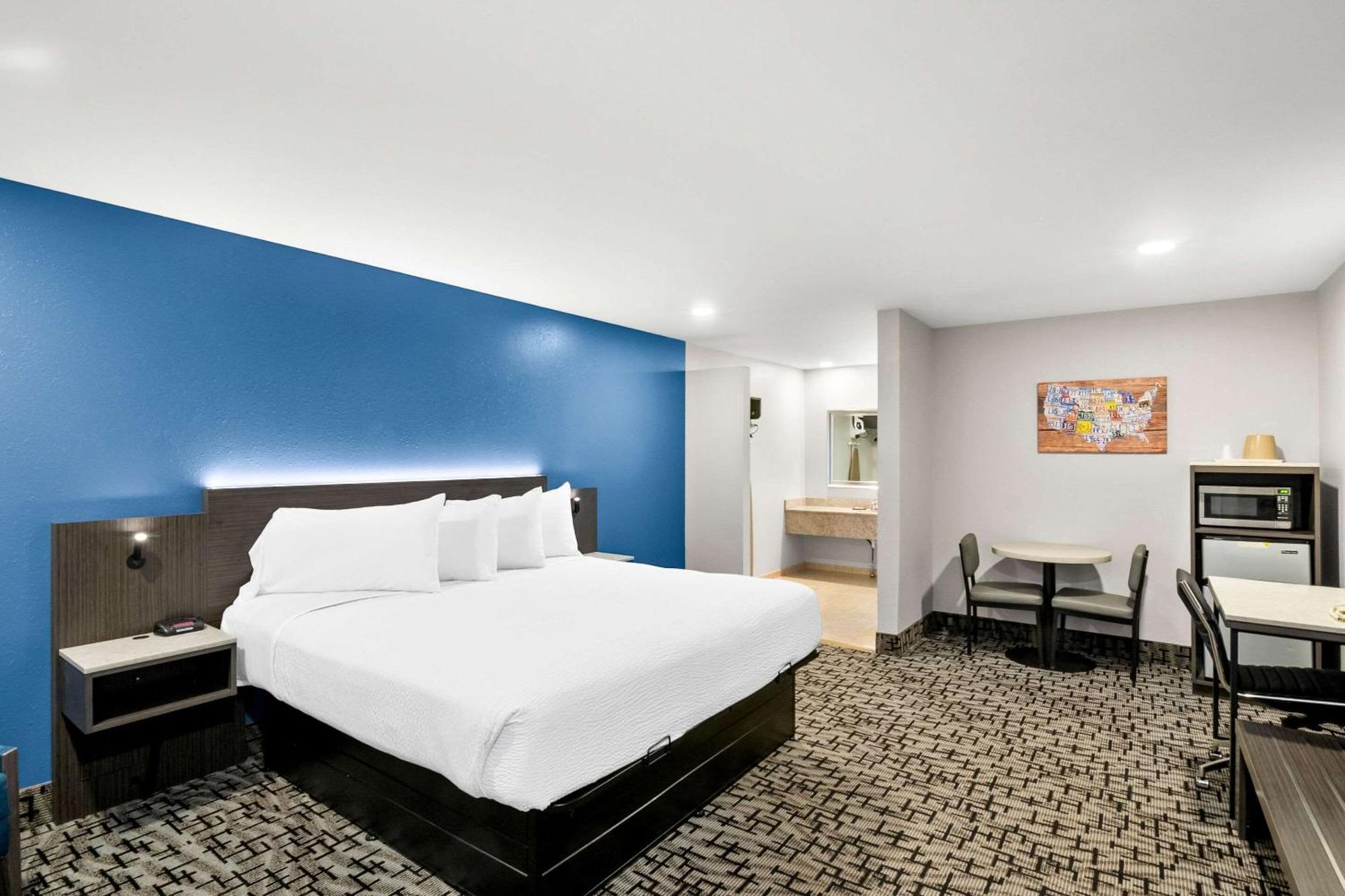 Econo Lodge Bethel - Danbury Bagian luar foto