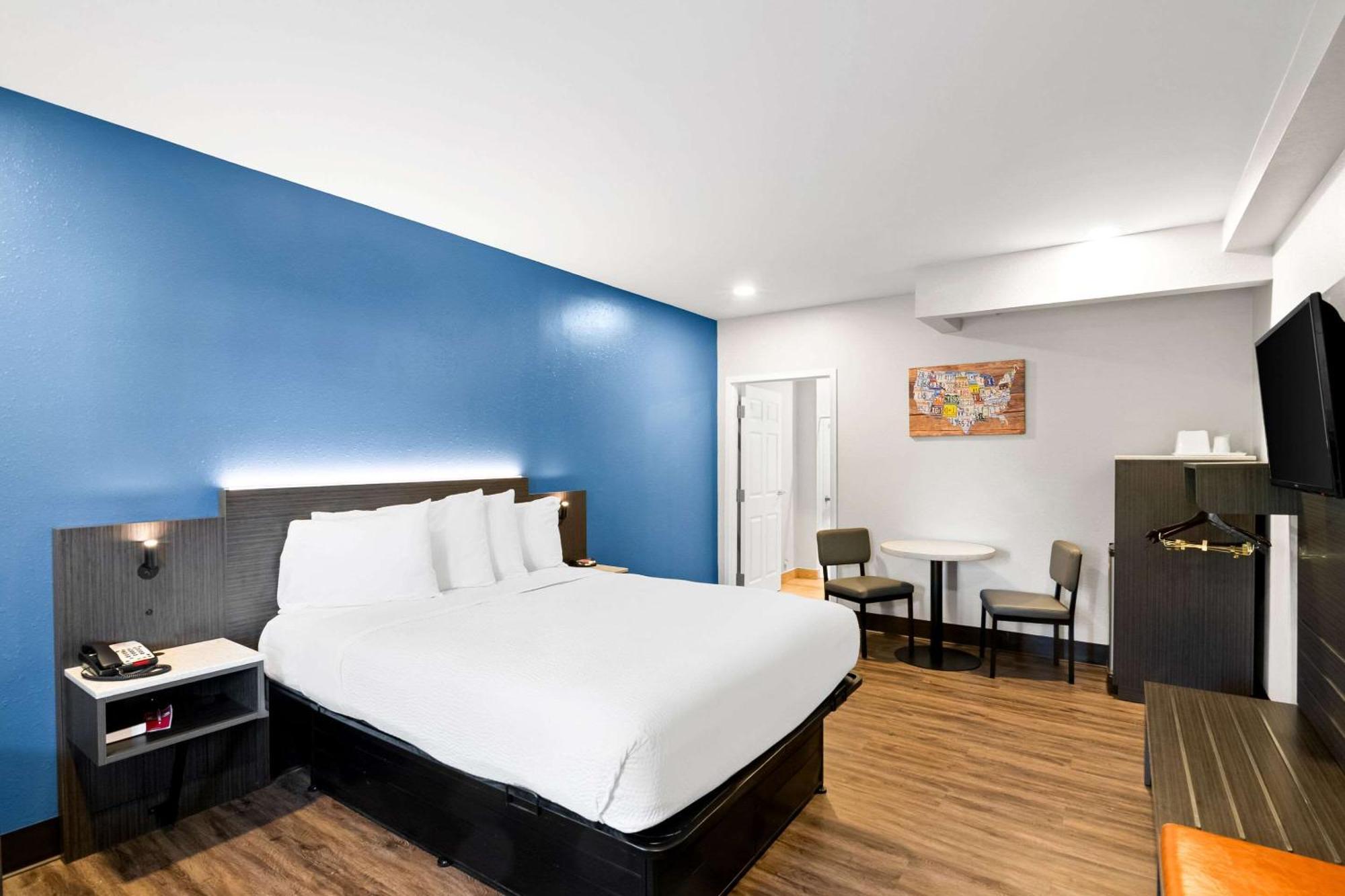Econo Lodge Bethel - Danbury Bagian luar foto