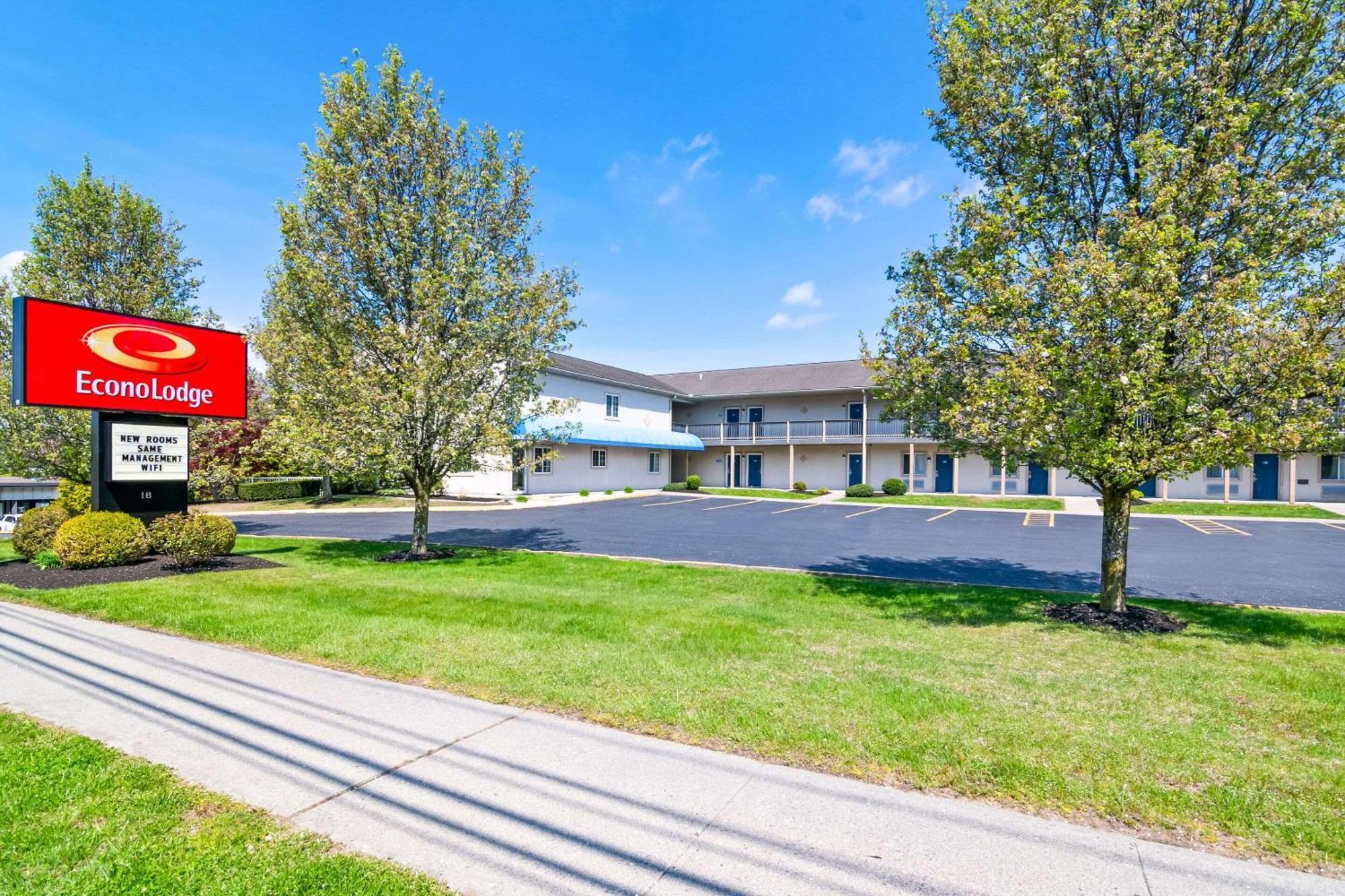 Econo Lodge Bethel - Danbury Bagian luar foto