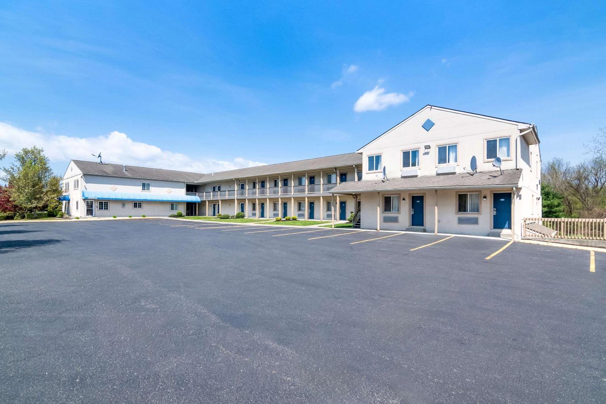 Econo Lodge Bethel - Danbury Bagian luar foto